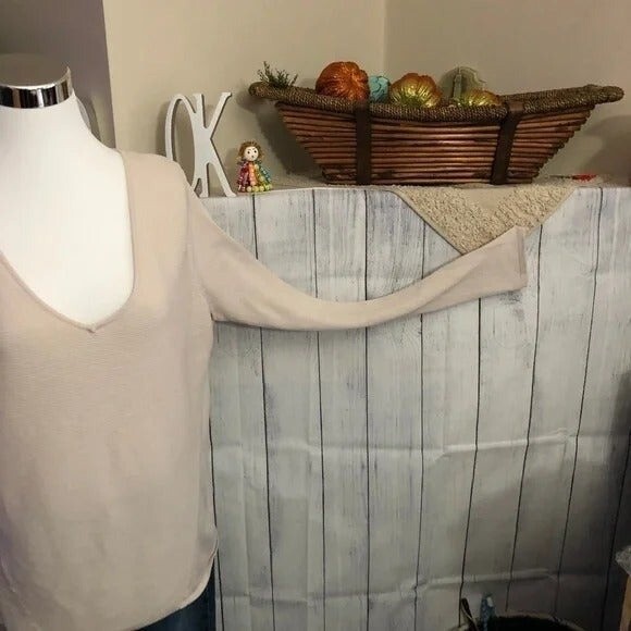 Maurices sz M Lightweight Sheer Back Cream Pullover Sweater FLAWS - Picture 2 of 8